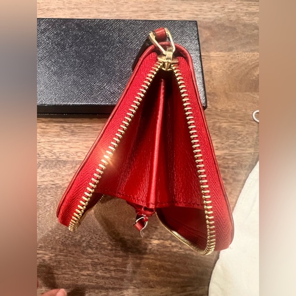 Gucci GG Microguccissima Red Leather Zip Around Long Wallet - Picture 12 of 15